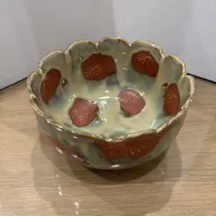 最安値 新品 美濃焼 康仙作 赤釉菊絵 三角穴透かし 菓子鉢 深鉢 花びら