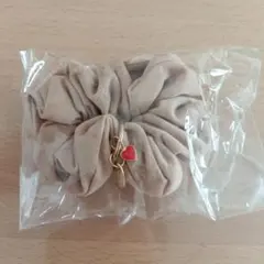 Yunth シュシュ ベージュ