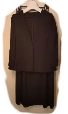 レリアン13＋号　黒いスーツセット（ジャケット・スカート）