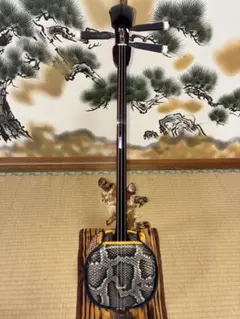 沖縄三線!黒木!黒檀!カマゴン!江戸ユナー型 !本蛇皮 本張り【一枚張り】 2025年最新】黒木 三線の人気アイテム - メルカリ