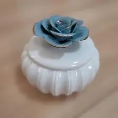 青薔薇デザイン 陶器小物入れ