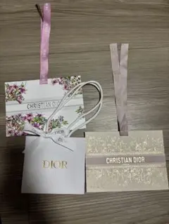Dior ショップ袋 花柄 ホワイト・ピンク - メルカリ