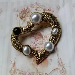 オシャレなビンテージ風ハート型ブローチ