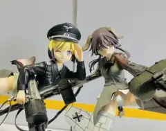 エーリカ・ハルトマン & ゲルトルート・バルクホルン 完成品フィギュア