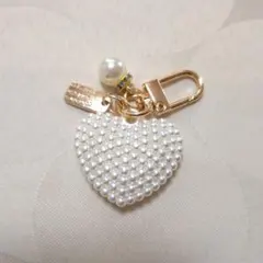 Item thumbnail for item 187189a4-8751-4c79-81fe-097de6c859ab