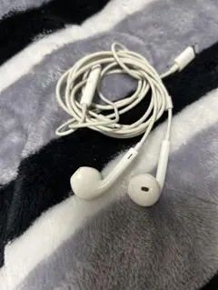 Apple 純正イヤホン EarPods Lightning接続 ホワイト