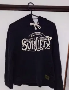 サブサエティ パーカー