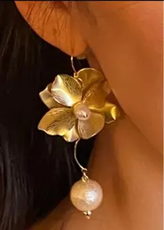 ゴールド 花モチーフピアス　結婚式