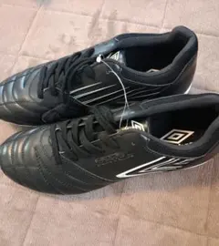Umbro ブラック サッカーシューズ