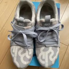 アシックス　スニーカー　24.0cm