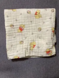 ユニクロ　プーさんガーゼおくるみ　ブランケット