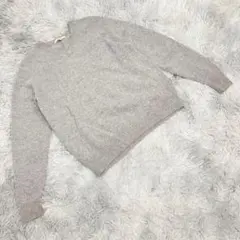 ユニクロ　ニット　（M）　長袖　シンプル　無地　Vネック　定番　ジェンダーレス