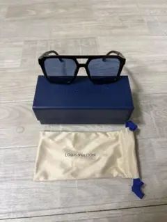 LOUIS VUITTON サングラス ブラックのサムネイル
