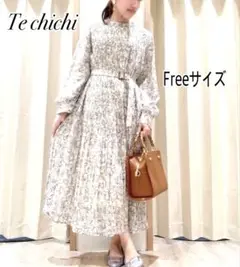 Te chichi シフォン花柄プリーツワンピース　フリーサイズ