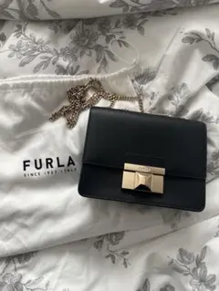 FURLA ブラックショルダーバッグ