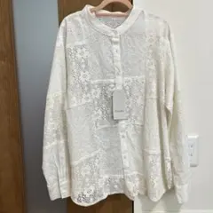 【新品タグ付き】アベイル　刺繍長袖ブラウスのサムネイル