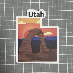 【O-37】防水ステッカー USA 地図 アメリカ州 ユタ Utah 旅行 観光