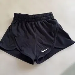 Nike 黒 ハーフパンツ