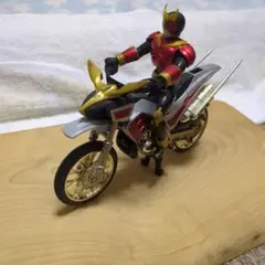 仮面ライダークウガ　DXトライチェイサー2000 超合金装着変身