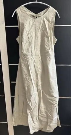 GU リネンブレンドバックオープンワンピース