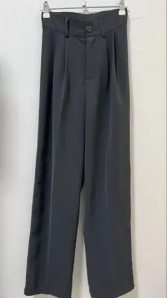 グレー スラックス