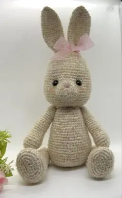 チュチュうさぎ☆バラの飾りのついたマントを羽織っています☆
