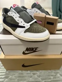 Travis Scott×Nike AirJordan1リバースオリーブ