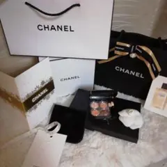 CHANEL レ キャトル オンブル アイシャドウパレット79のサムネイル