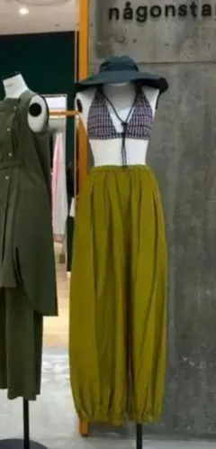 nagonstans ナゴンスタンス シルク混 ワイドパンツ 36のサムネイル