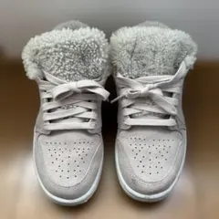 Nike Air Jordan 1 Low グレー ファー付き