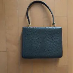 黒 レザー ハンドバッグ スタッズ付き