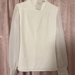 ホワイト長袖ブラウス