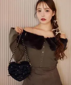 NICE CLAUP オフショルダー ファー付きニット