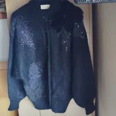 ビーズ刺繍ファー付き黒カーディガン