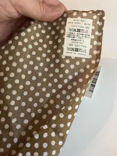 ネストローブ　ドット柄大判ハンカチ