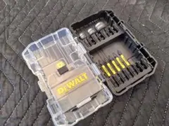 Item thumbnail for item ac7e5d9c-38b3-44a8-959f-388640c9f3db