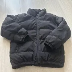 黒のダウンコート