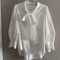 JUSGLITTYジャスグリッティーホワイトシフォンバールブラウス七分袖 