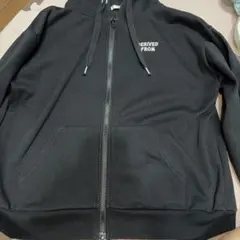 ブラックパーカー chew デザイン