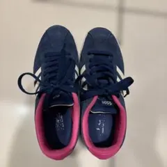 adidas ネイビー/ピンク スニーカー