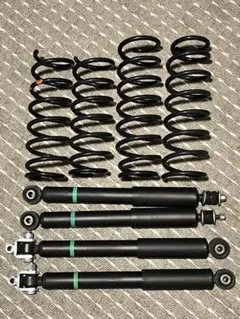 ジムニーシエラ JB74 純正ショック&コイル セットのサムネイル