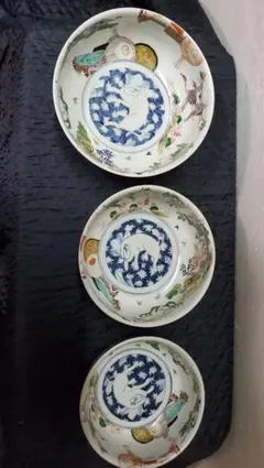 古伊万里の伝統 銘窯 源右衛門作 染錦古伊万里菊絵 古伊万里の伝統 銘窯 源右衛門作 染錦古伊万里菊絵 - メルカリ