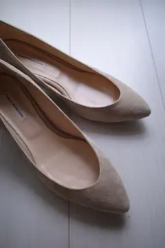 FABIORUSCONIベージュ スエード ポインテッドトゥ パンプス