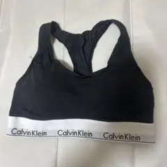 Calvin Klein ブラックブラトップ