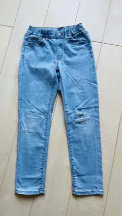 UNIQLO ダメージストレッチジーンズ　130