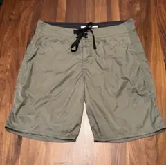 アウターノウン　OUTER KNOWN カーキ　オリーブグリーン ショートパンツ