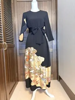 着物リメイク　黒留袖　ロングワンピースＭ〜Ｌ　　ゴールド