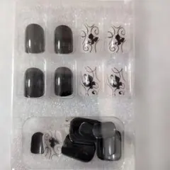 619 ネイルチップ 24個入り 黒 装飾 ショート