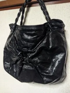 【極美品】Salvatore Ferragamo 黒ハンドバッグ　肩掛けできます