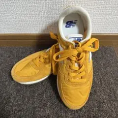 New Balance U220 YL イエロースニーカー 美品のサムネイル